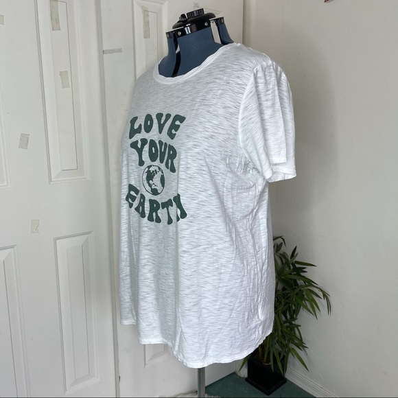 🌵White Burnout Graphic Tee “LOVE YOUR EARTH” NWT - Picture 5 of 11